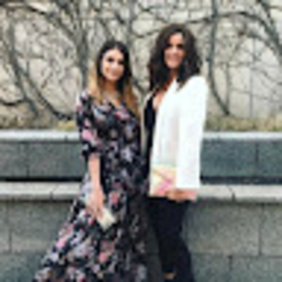 Meet your Posher, Angelina - Picture 1 of 1